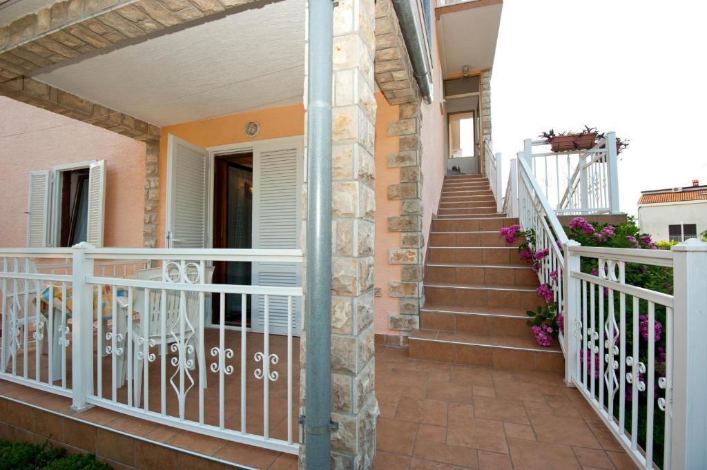 Appartamento And Njivice