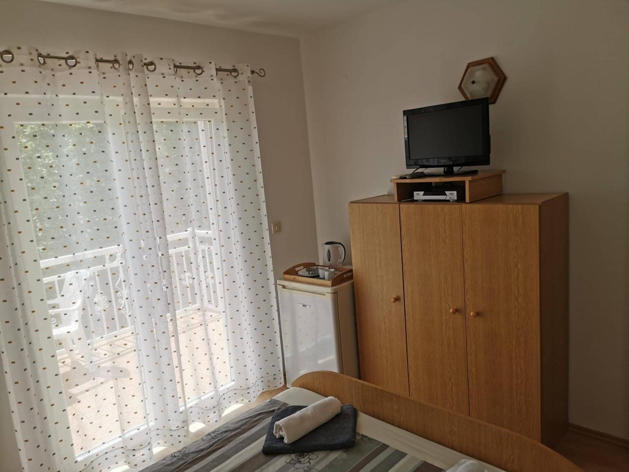 And Apartment Njivice